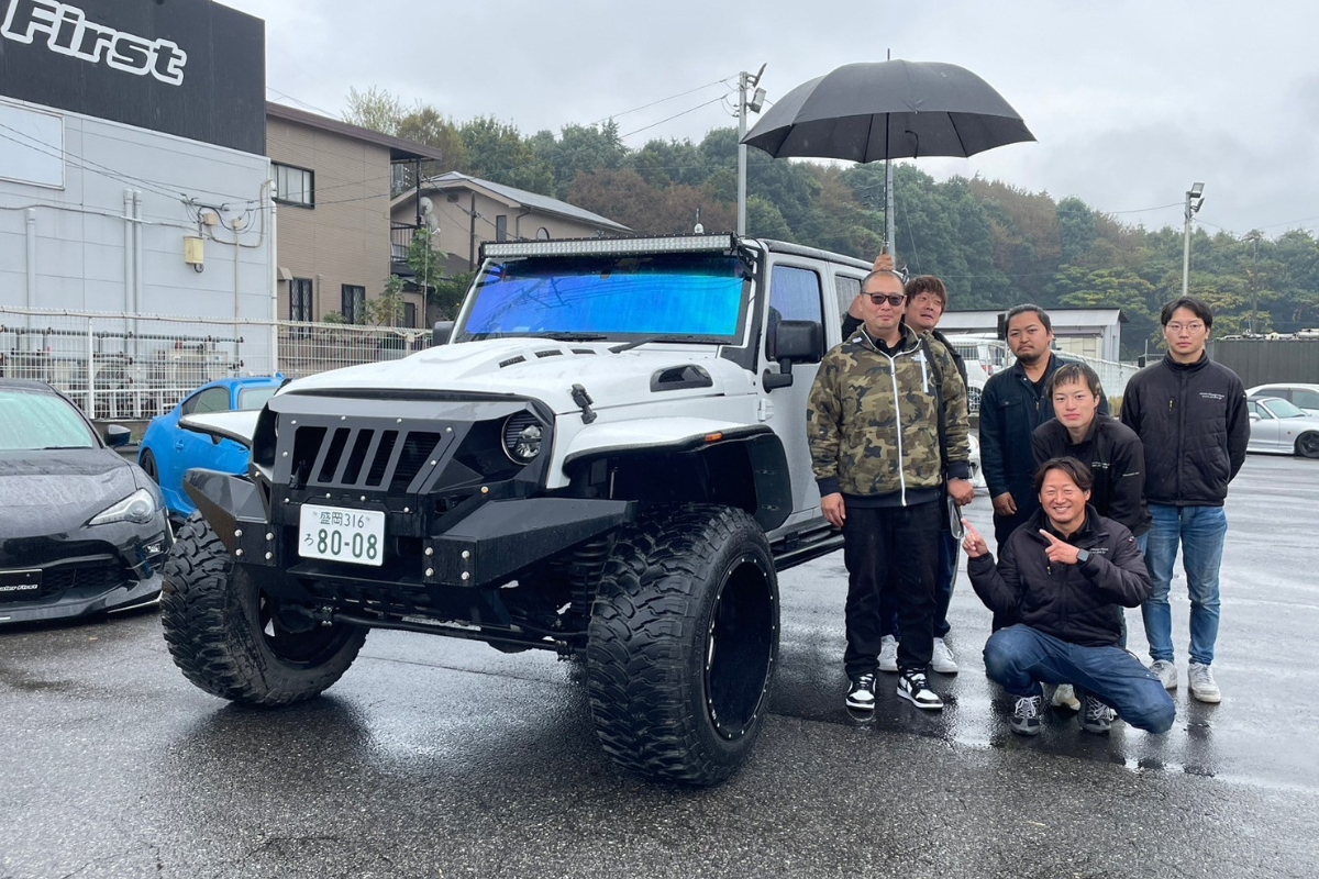 スポーツカー査定の様子
