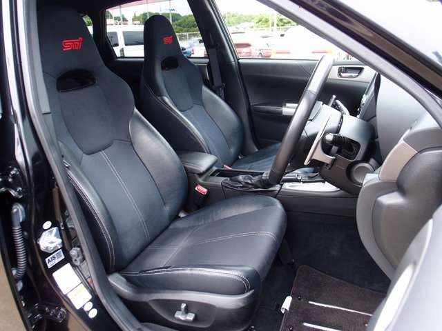 インプレッサハッチバックSTI 2.5 WRX Aライン 4WD 整備記録簿15枚 カロッツエリアHDD地デジナビ HKS車高調 HKSマフラー バックカメラ タイミングベルト交換済 ETC HID STI18AW タイヤ溝7分山 スマートキー STIシート 取説 整備手帳 パワーシート 4