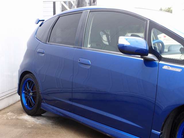 フィット 1.5 RS 10thアニバーサリー カロッツエリアSD地デジナビ BLTZ車高調 RAYSグラムライツ57アルティメイト16AW タイヤ8分山 無限リアウイング トラストマフラー バックカメラ 過記録簿9枚 ETC 前後ドラレコ RECAROシート 6MT 取説 10