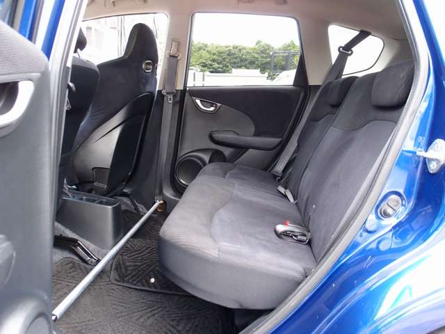 フィット 1.5 RS 10thアニバーサリー カロッツエリアSD地デジナビ BLTZ車高調 RAYSグラムライツ57アルティメイト16AW タイヤ8分山 無限リアウイング トラストマフラー バックカメラ 過記録簿9枚 ETC 前後ドラレコ RECAROシート 6MT 取説 5