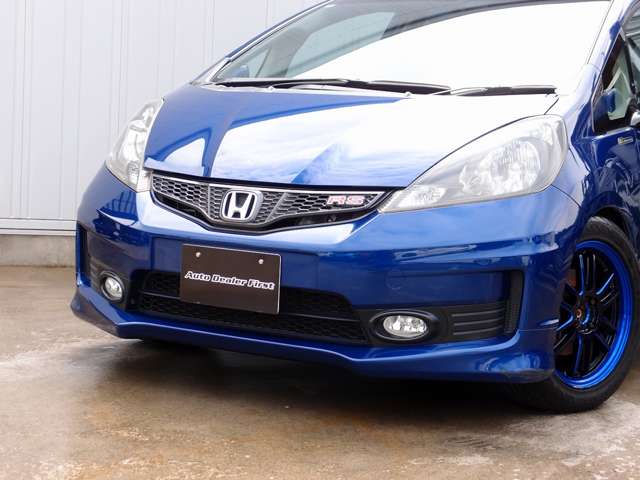フィット 1.5 RS 10thアニバーサリー カロッツエリアSD地デジナビ BLTZ車高調 RAYSグラムライツ57アルティメイト16AW タイヤ8分山 無限リアウイング トラストマフラー バックカメラ 過記録簿9枚 ETC 前後ドラレコ RECAROシート 6MT 取説 8