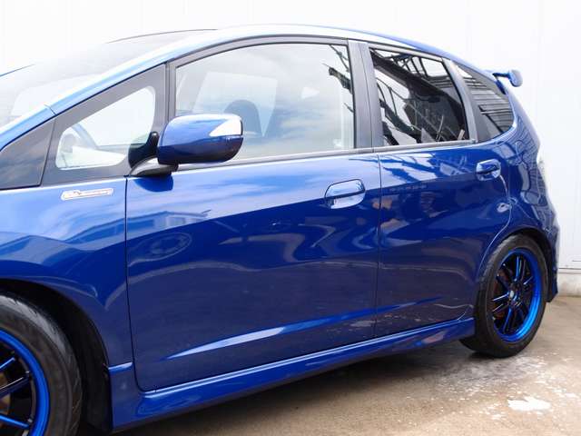 フィット 1.5 RS 10thアニバーサリー カロッツエリアSD地デジナビ BLTZ車高調 RAYSグラムライツ57アルティメイト16AW タイヤ8分山 無限リアウイング トラストマフラー バックカメラ 過記録簿9枚 ETC 前後ドラレコ RECAROシート 6MT 取説 9